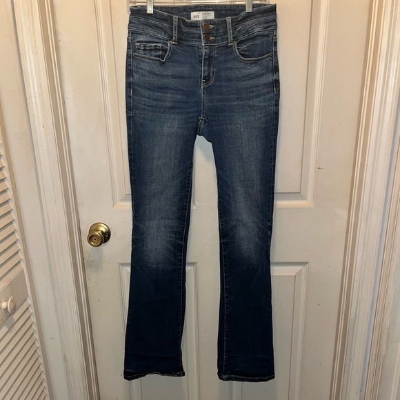 BKE Women’s Payton Universal Fit Mid Rise Tailored Bootcut Denim Jeans. Waist 30 - Picture 1 of 6